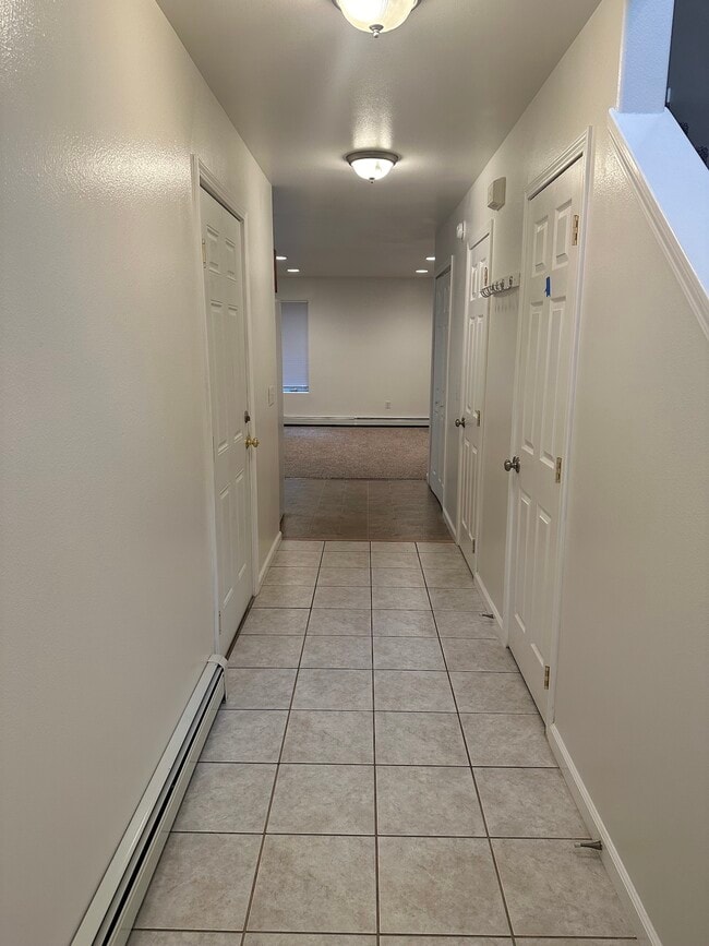 Entrada - 3887 Blessing Ave