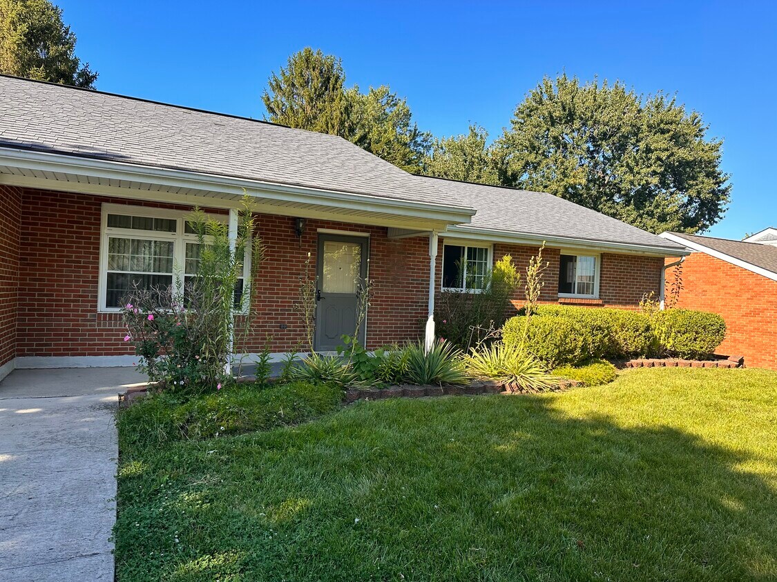 1075 Wollenhaupt Dr, Vandalia, OH 45377 House Rental in Vandalia, OH