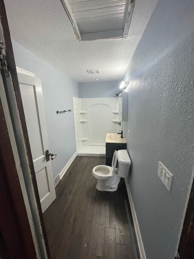 Building Photo - N89W16206/16208 Cleveland Ave. (Duplex)