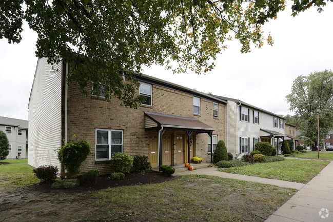 Building Photo - Millbridge Gardens