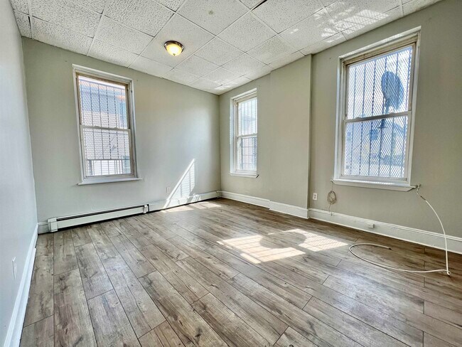 Foto del edificio - 264 Old Bergen Rd