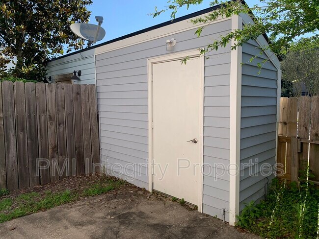 Building Photo - 25 Morning Glory Square