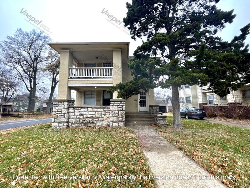 Foto principal - 5446 Harrison St