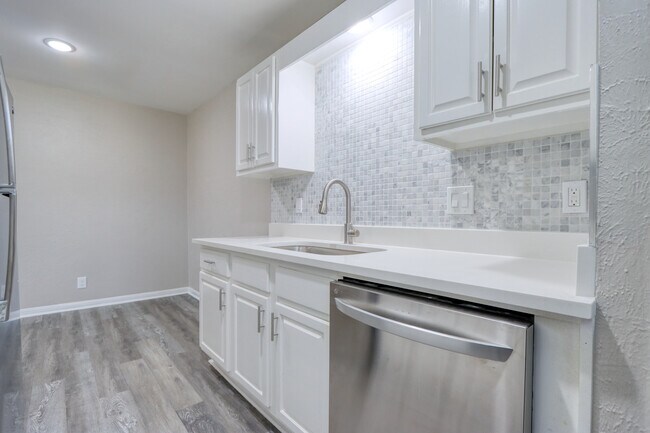 Foto del edificio - 2005 Interurban Blvd