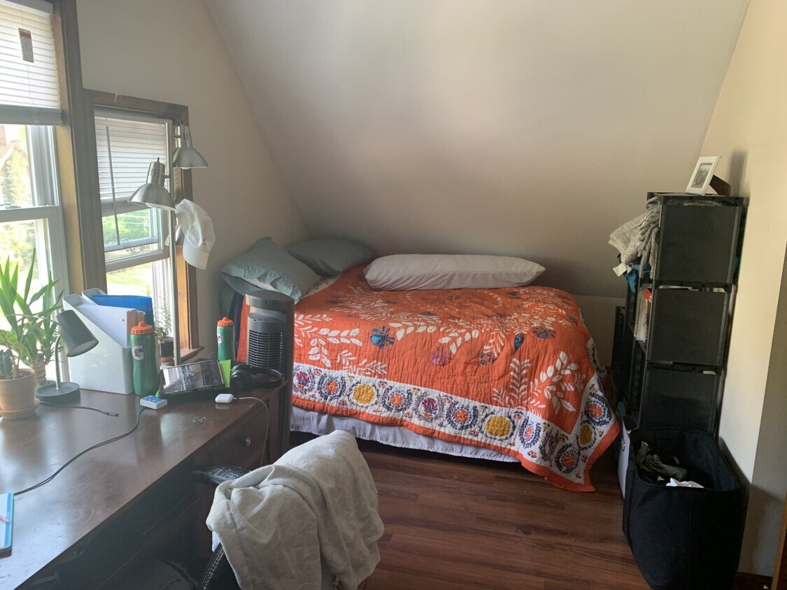 Foto principal - 208 Delaware Ave