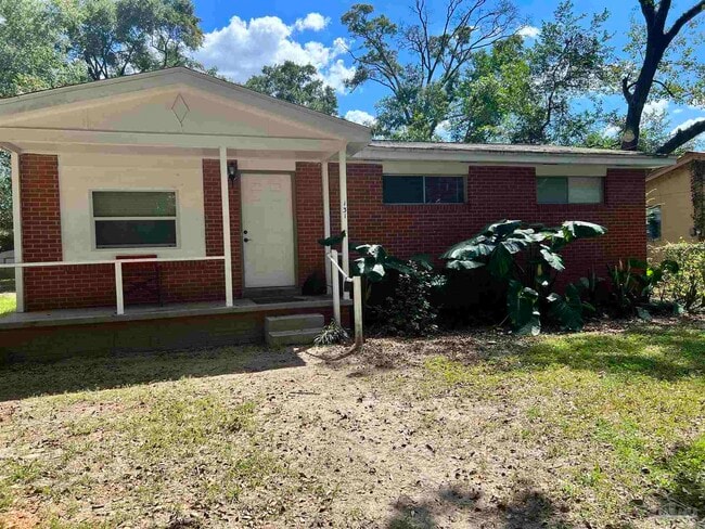 Building Photo - 131 W Pinestead Rd