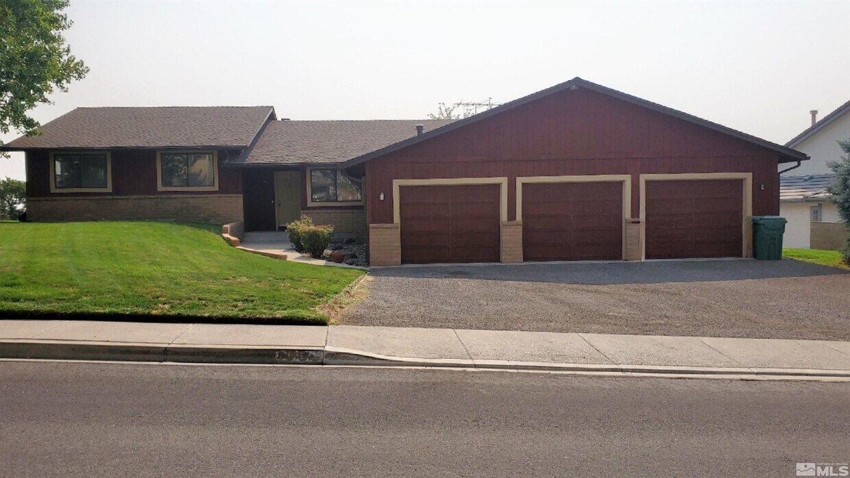Primary Photo - 3060 Comstock Dr