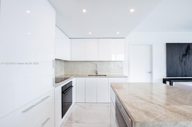 Foto del edificio - 3131 NE 7th Ave