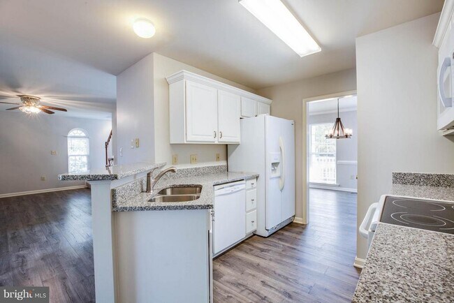 Foto del edificio - 4411 Wexham Ct