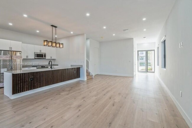 Foto del edificio - 419 NE 16th Ave