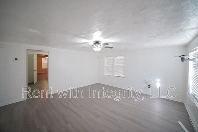 Foto del edificio - 1228 Alabama St