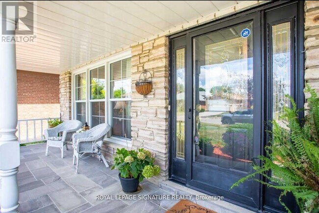 Photo du bâtiment - 1040 Runningbrook Dr