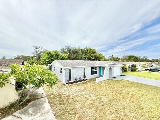 Building Photo - 3250 Coldwell Dr