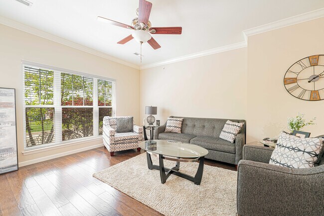 Foto del edificio - 1251 Strassner Dr