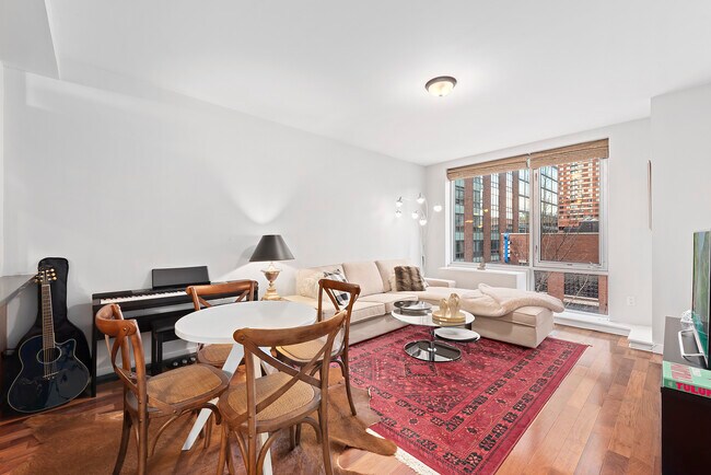 Foto del edificio - 240 51st Ave