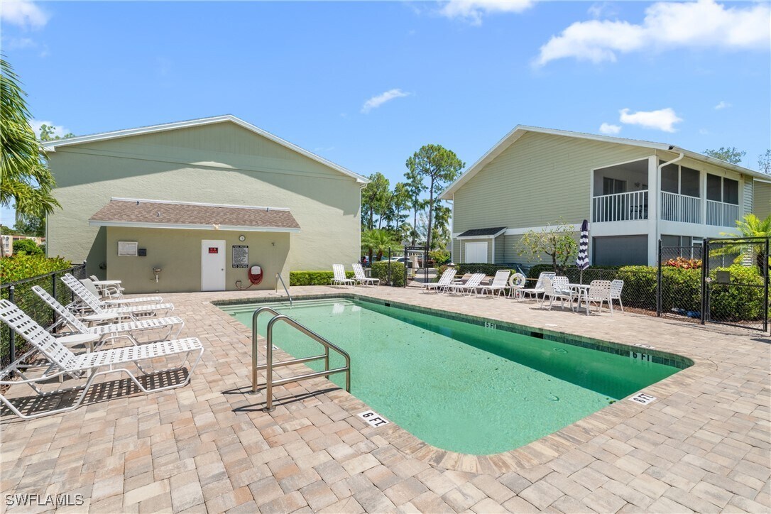 Foto principal - 251 Quail Forest Blvd