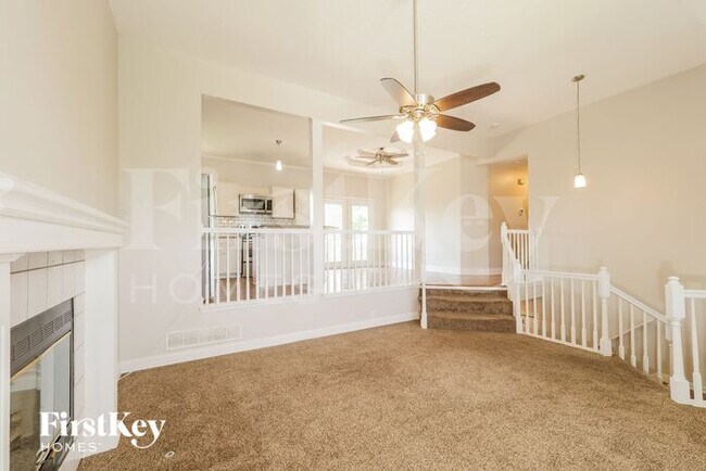 Building Photo - 1607 Stasi Ave