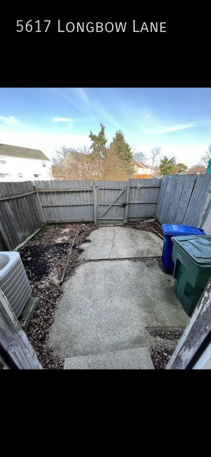 Building Photo - Recently Updated Beautiful Town Home in Du...