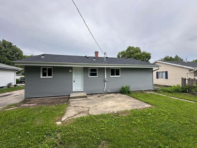 Building Photo - 6656 W Brentwood Ave