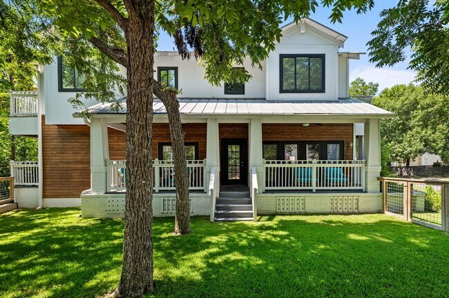 Foto del edificio - 2413 Sharon Ln