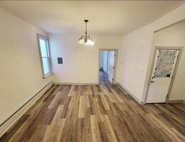 Foto del edificio - 230 Duncan Ave