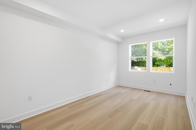 Foto del edificio - 3931 Fairmount Ave