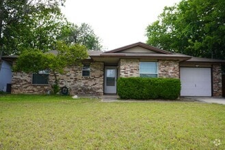 Building Photo - 2007 Hickory Hill Dr