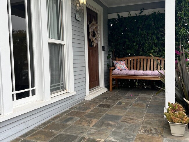 Foto del edificio - 3 Bedroom Single Family Home in View Park ...