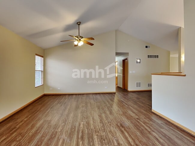 Building Photo - 1057 Sheridan Cir