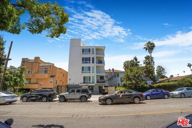Foto del edificio - 10918 Camarillo St