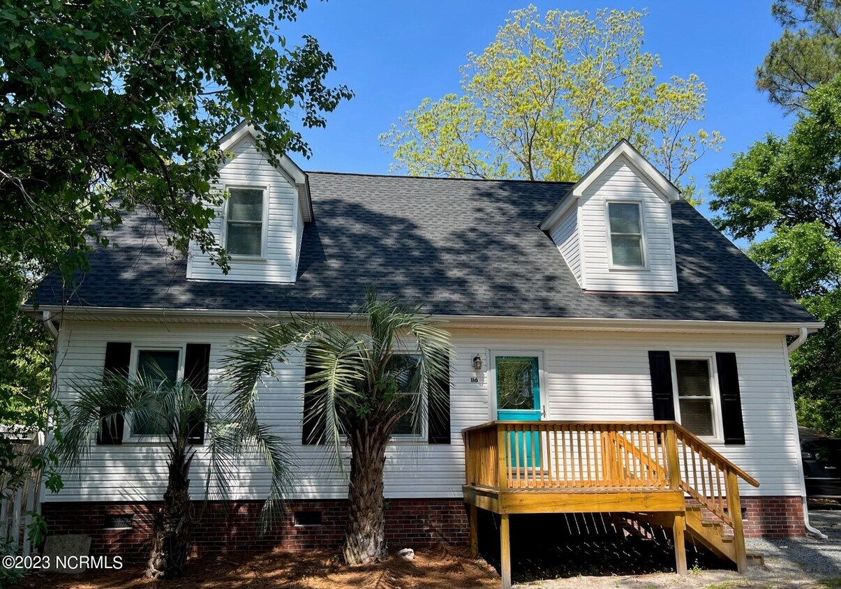 Primary Photo - 116 Dogwood Dr