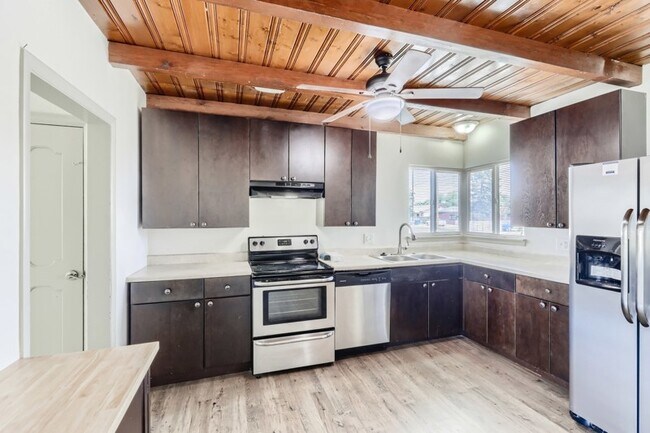 Foto del edificio - 5361 W Janette Ave