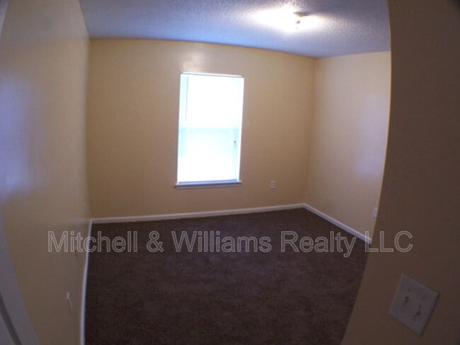 Building Photo - 3952 Hideaway Lane