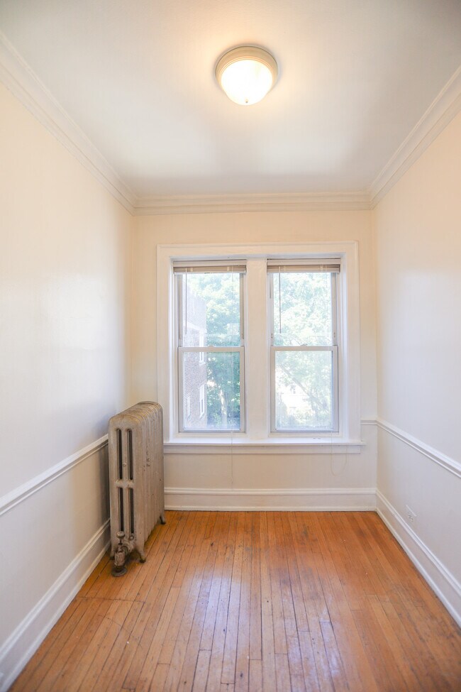 Building Photo - 5051 N Glenwood Ave