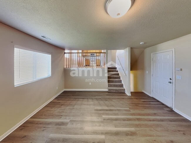 Foto del edificio - 1169 N Orchard Ave