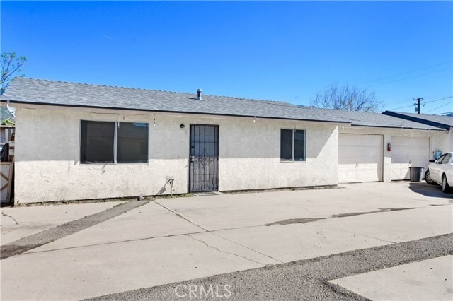 Foto del edificio - 4039 Lorraine Dr