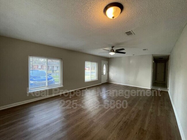 Building Photo - 6944 Sutton Dr