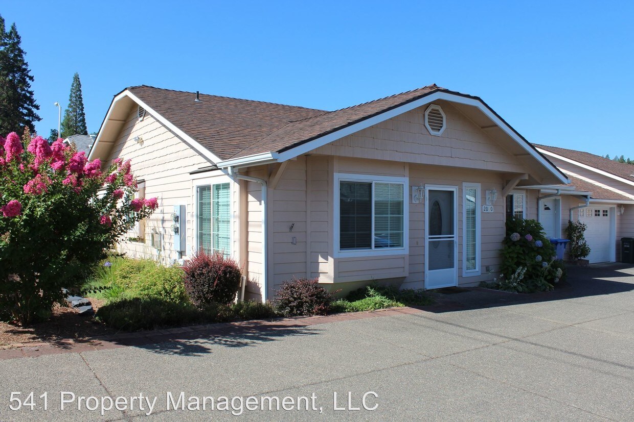 Primary Photo - 2060 Hubbard Ln