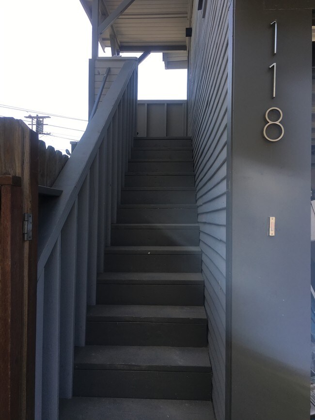 Foto del edificio - 118 Magnolia Ave