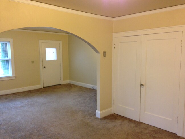view of entry - 2231 NE Weidler St