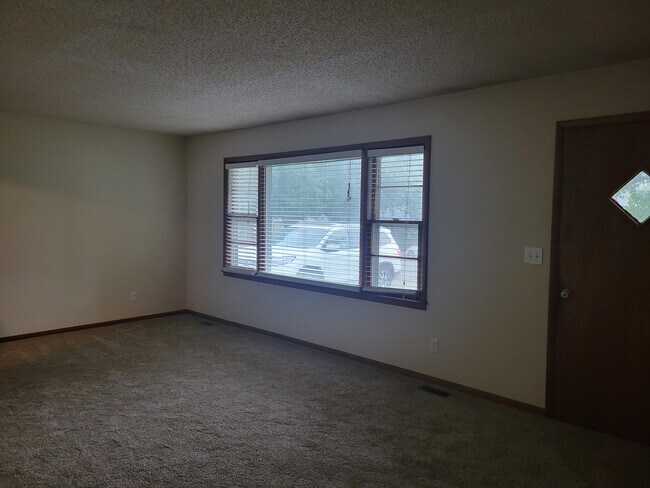 Building Photo - 131 Santa Fe Dr