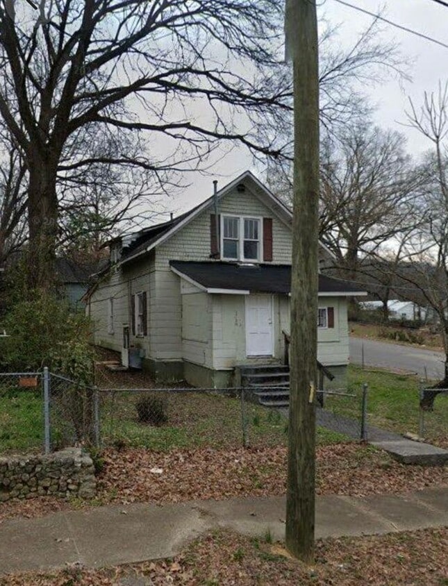 Primary Photo - 4 Bedroom House in Chattanooga