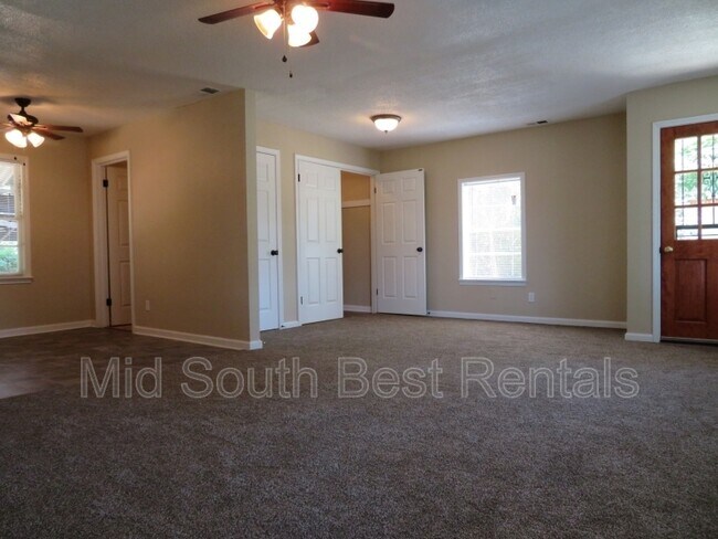Building Photo - 5032 Newton Dr