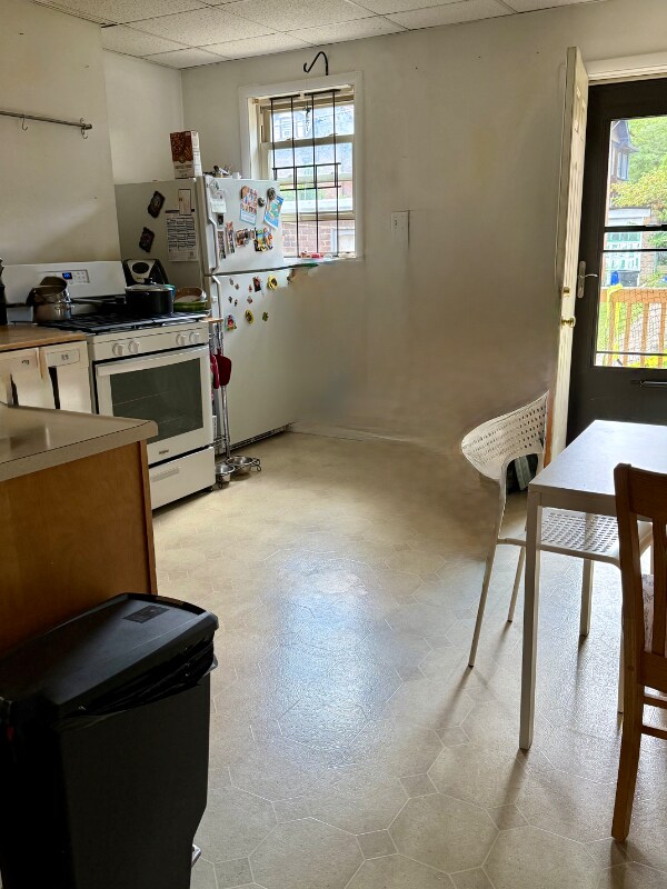 Building Photo - 5430 Baywood St
