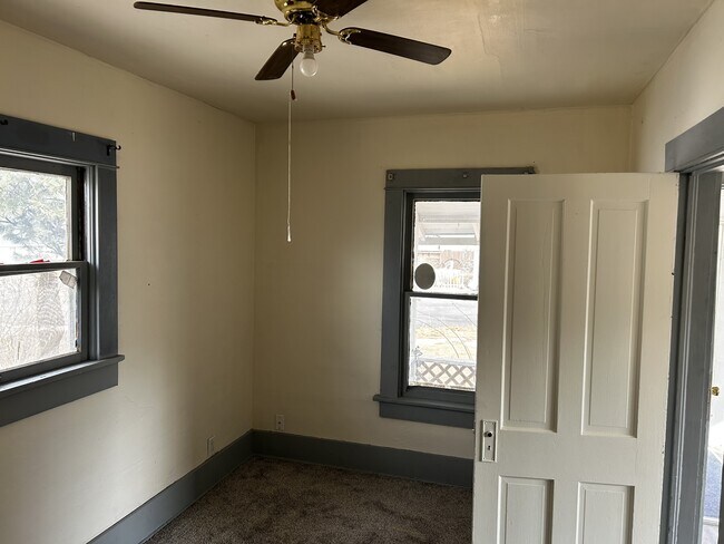 Building Photo - 708 Market St