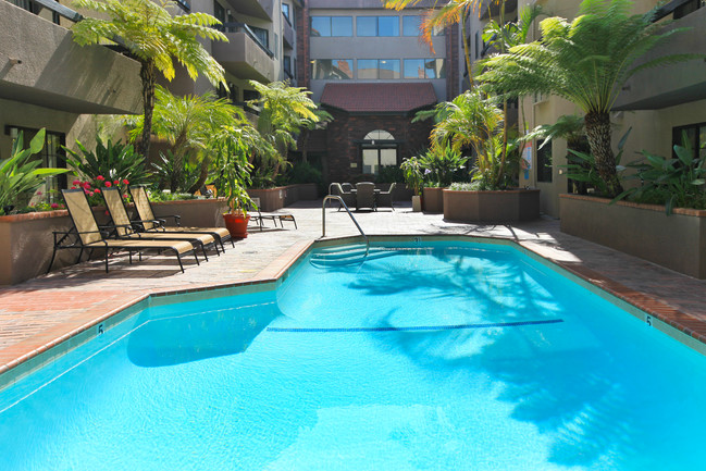 Savoy West Apartments Rentals - Los Angeles, CA | Apartments.com