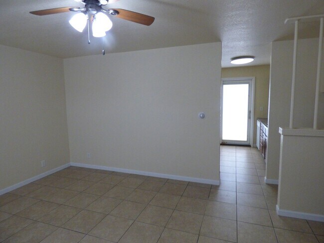 Foto del edificio - 1311 Edenton Dr