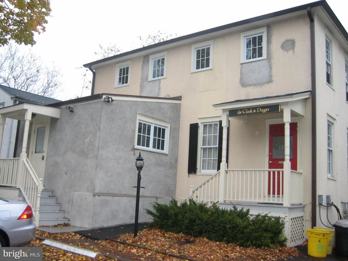 Primary Photo - 347 Nassau St