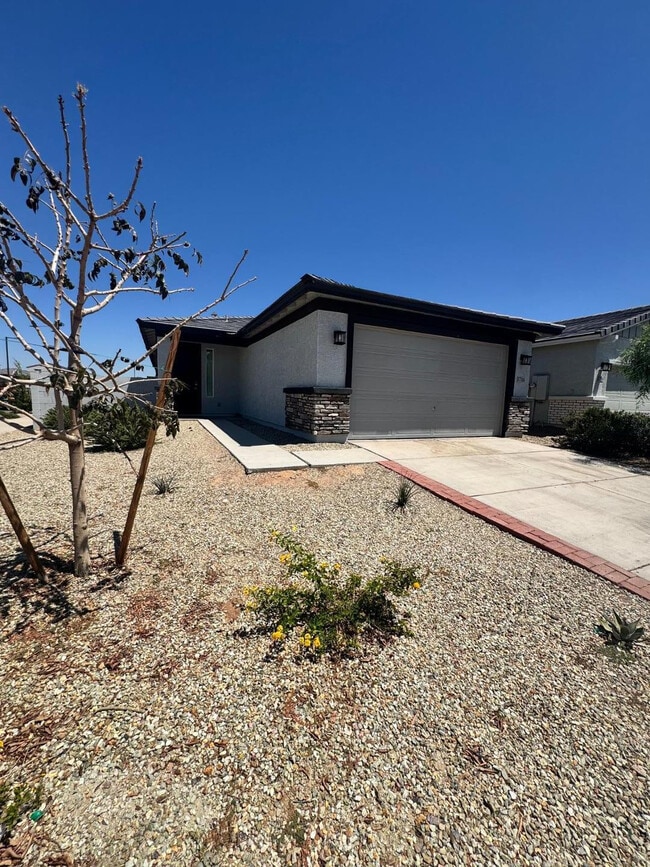 Building Photo - 17388 W Country Club Terrace