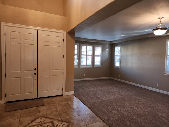 Foto del edificio - 1385 Oak Valley Dr